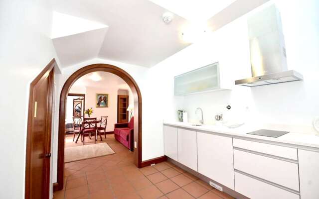 Apartment with One Bedroom in Caniço, with Pool Access, Enclosed Garden And Wifi - 1 Km From the Beach