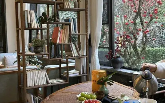 Phoenix Xueqingji Humanity Banshan Homestay (Phoenix Ancient City Branch)