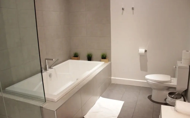 MTLVacationRentals - The Penthouse