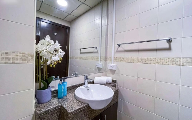 Unparalleled Luxury Marina Walk