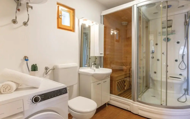 Amazing Home in Tucepi With Wifi and 1 Bedrooms