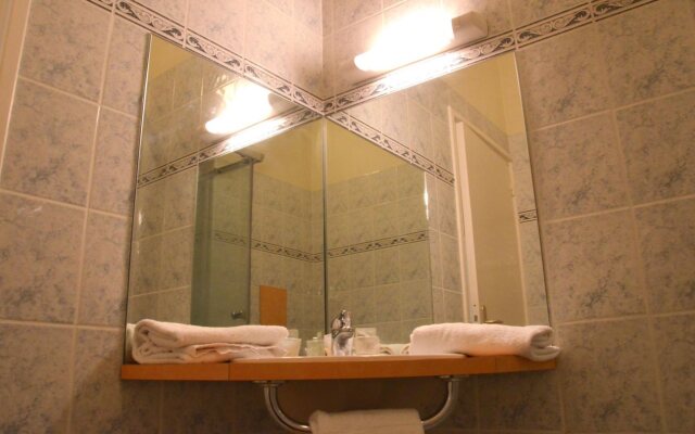 Hôtel Le Pavillon de l'Aéro