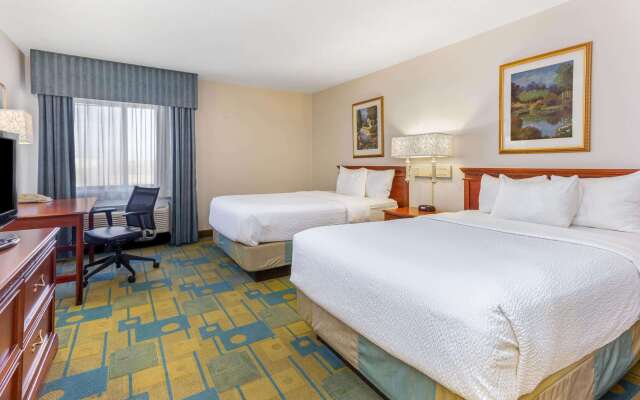 La Quinta Inn & Suites by Wyndham Chicago Gurnee