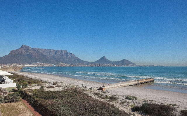 Leisure Bay 306 by CTHA