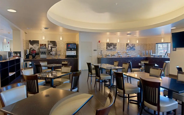 Best Western Plus Miami Airport North Hotel & Suites