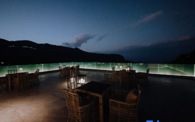 Yuanyang Mountain Residence
