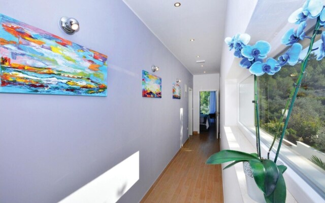 Amazing Home in Slatine With Wifi and 4 Bedrooms