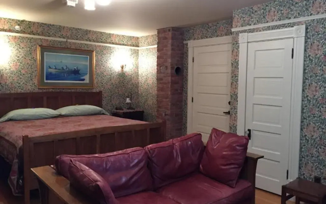 Alaskas Capital Inn Bed & Breakfast