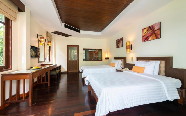Khaolak Bay Front Resort