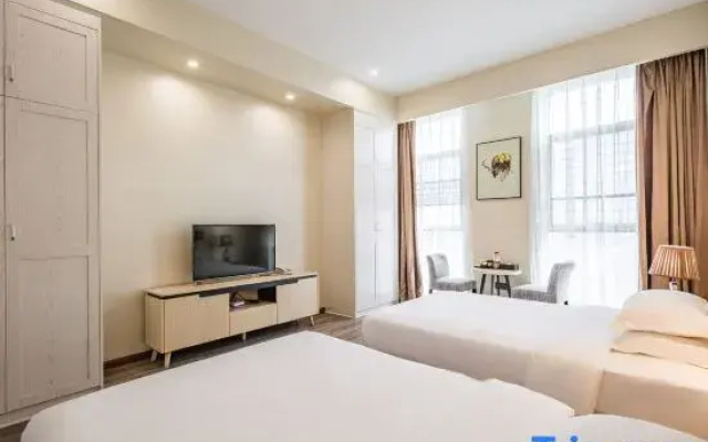 Vyluk·Hotel (Dujiangyan Medical Center Feilong Gymnasium)
