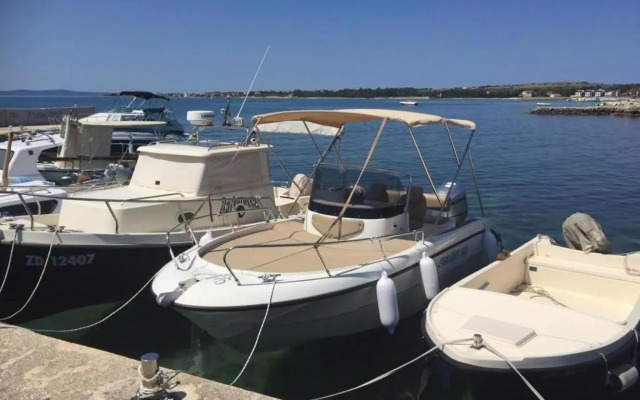 Apartment in Vir Near Jadro Beach