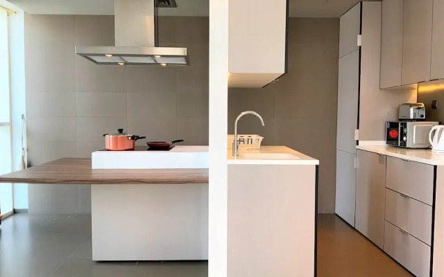 VST - Spacious Furnished 1BR in Marina