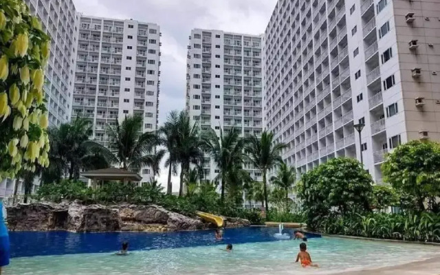 Sithonia Suite, Shore Residences Tower C near MOA
