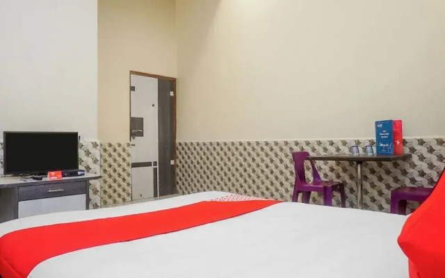 OYO Flagship 15921 Hotel Golden Rock