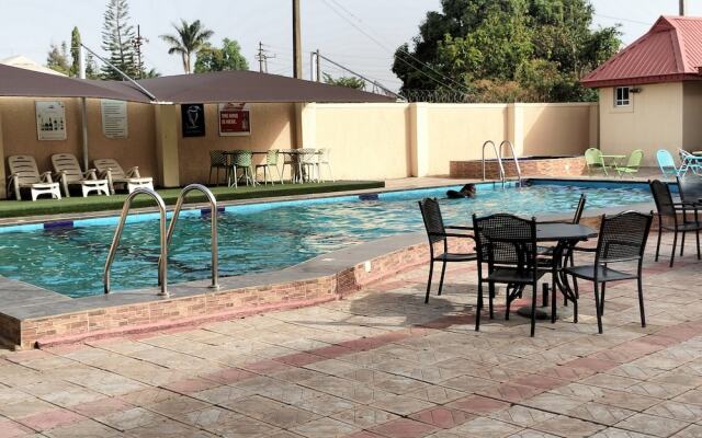 Steffan Hotel and Suites
