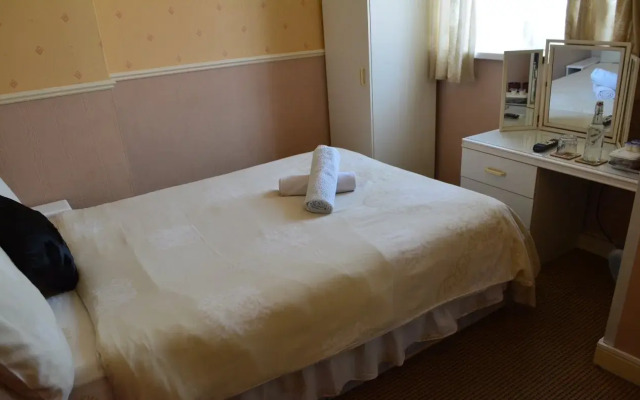 Holm Lea Hotel