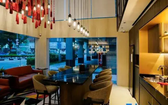 ST Signature Bugis Middle