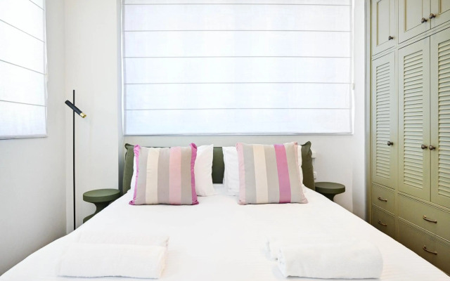 Bohemian Valse by HolyGuest