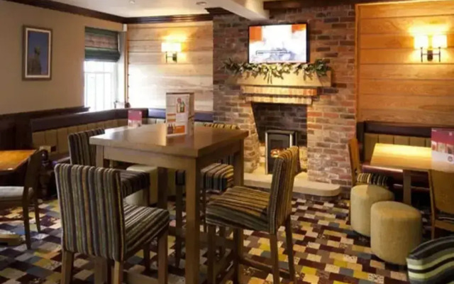 Premier Inn Gatwick Crawley Town (Goffs Park)