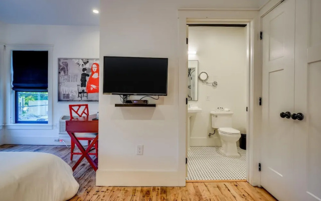 Private Suite in Historic Austin B&b: Sleeps 2!