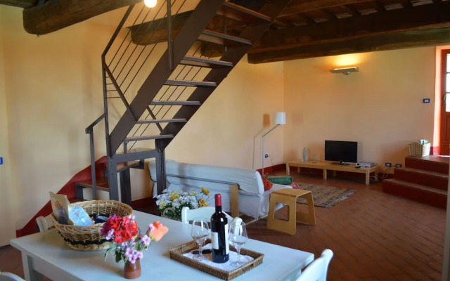 Apartment With Wonderful View in the Crete Senesi