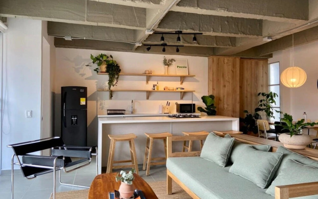 Captivating 3BR With Balcony n fan in Laureles