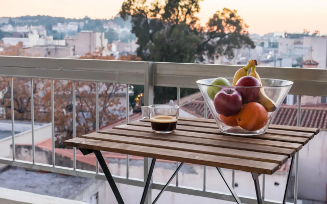 Loft at Historical Center of Athens w Acropolis View