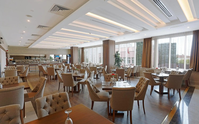 The Grand Mira Hotel