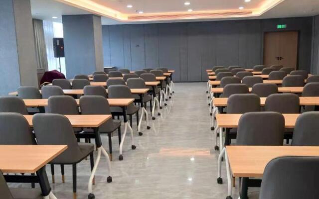 Ji Hotel Kaifeng Broadcasting Tower