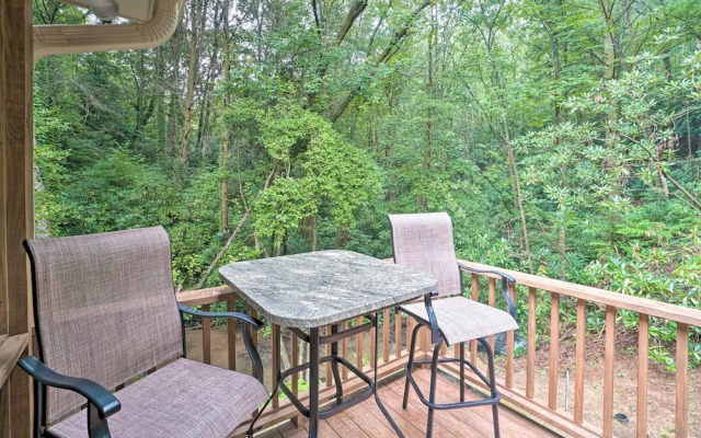 Hootenanny at Horton Creek: Creekside Escape!