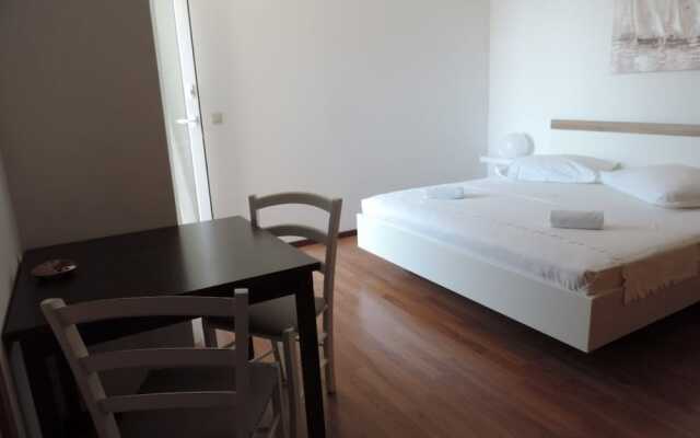 Maza - With Seaview & Parking - R2