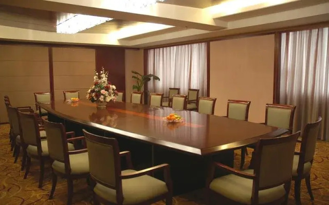 Zhiyin Lotus Lake Hotel