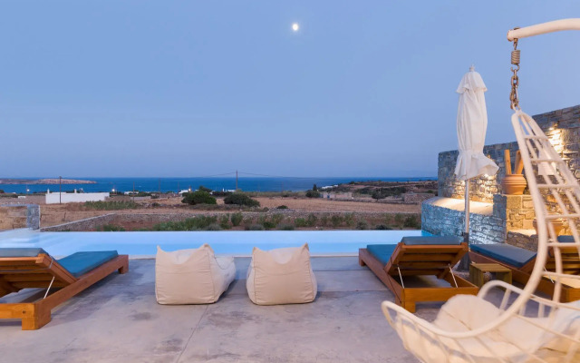 Cycladic Breeze Villas