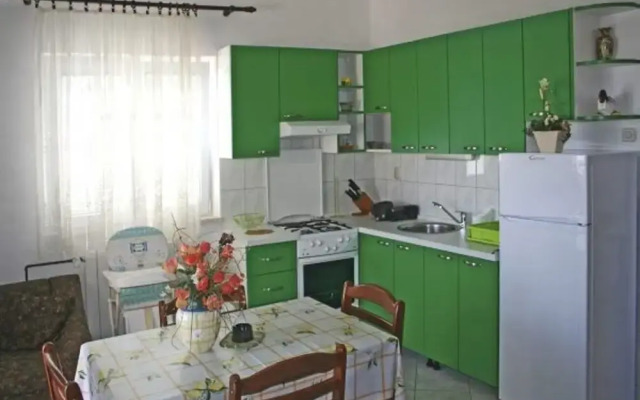 Nikša - 10 m From Beach - A2 Zeleni