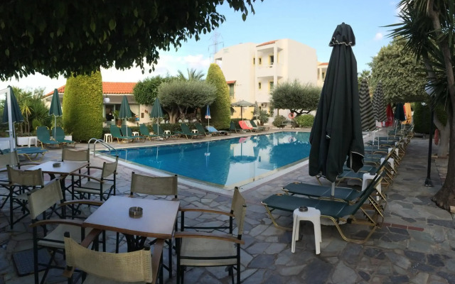 Nikolas Villas Apartments