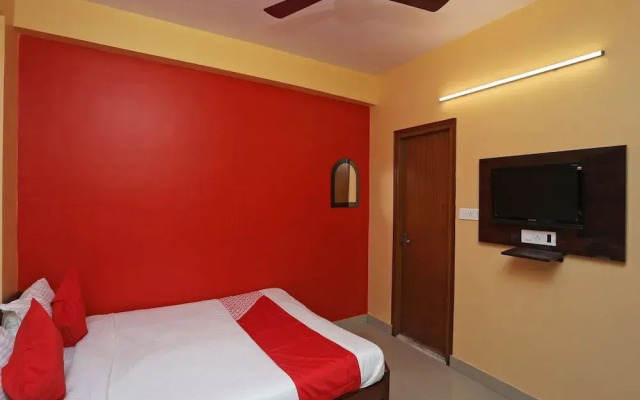 OYO 14818 Sudarshan Apartment