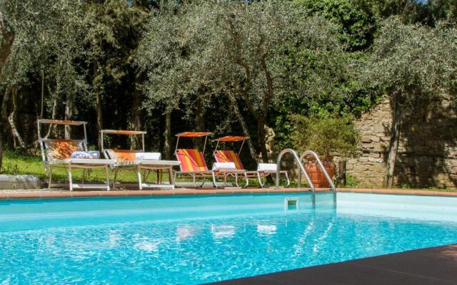 Villa in Private Estate,shared Pool,parking,3km to Ponte Vecchio