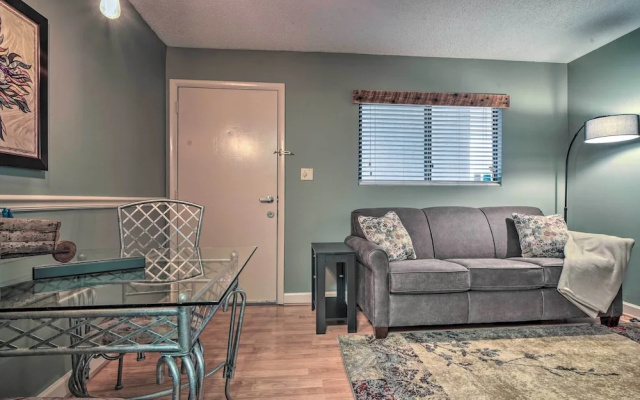 Cozy Downtown Gatlinburg Condo w/ Pool Access