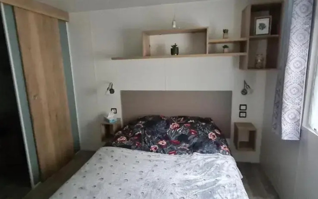 Mobilhome 2 ch,1 salon 40m2 de Charme dans camping ***