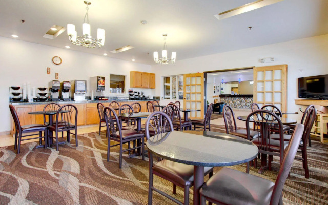 Best Western Firestone Inn & Suites