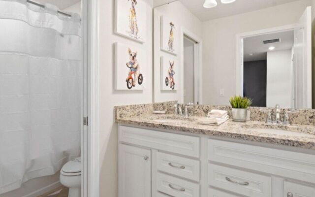 Townhome at Solterra NH 18005