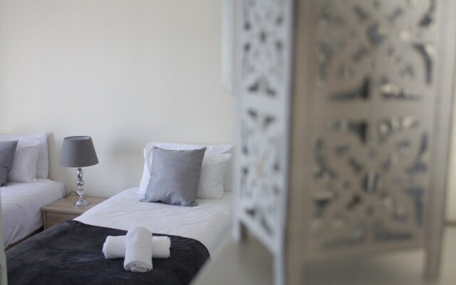 Villa Italia Apartments by CTHA