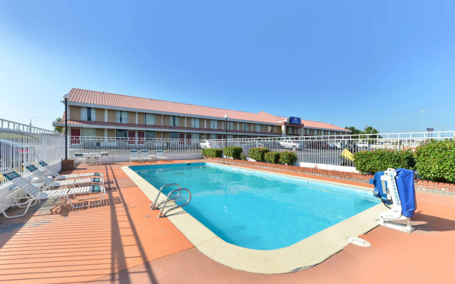 Americas Best Value Inn Tulsa at I-44