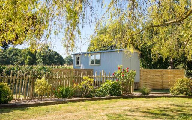 The Hideaway Hut - 1 Bed Shepherds Hut - Dodmarsh