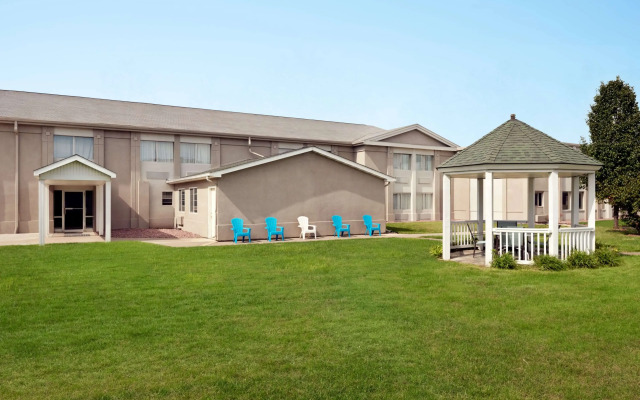 Super 8 by Wyndham Des Moines