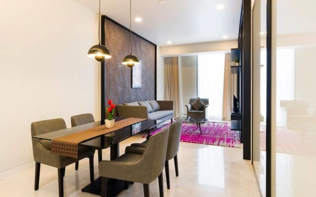 Chic Tropicana Home by Guestready