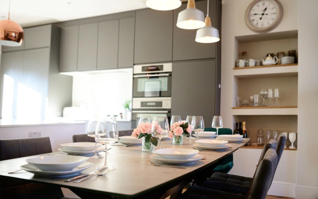 Luxurious Tranquil Four Bedroom Retreat in Buxton