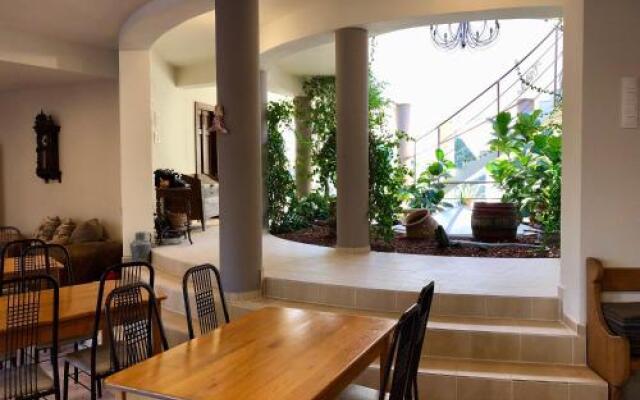 Guest House Atrium Vendégház