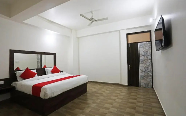 OYO 40002 Hotel The Rejoice
