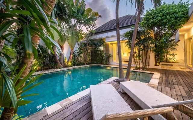 Trendy 3br Private Villa Seminyak